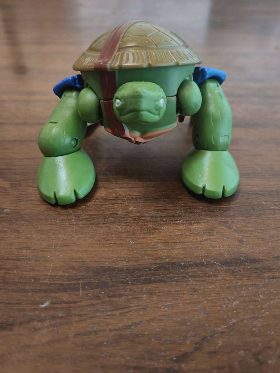Teenage Mutant Ninja Turtles  Leonardo Mutations Pet Turtle Transformer Action Figure (Incomplete)