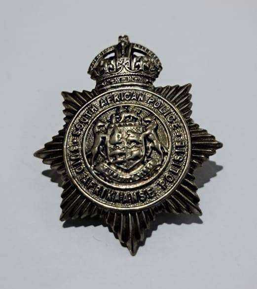 S.A Polisie White Metal Cap Badge - Please Note Poliesie