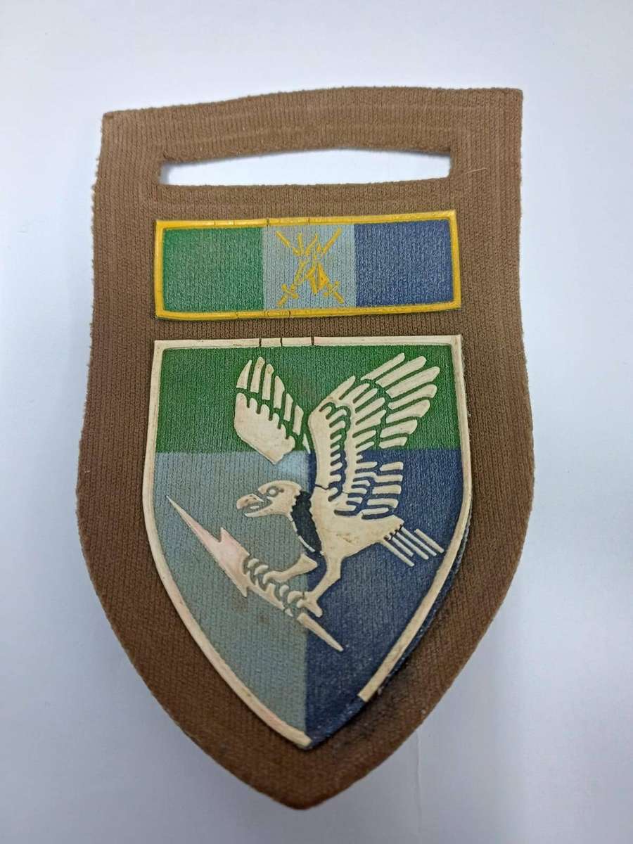 5 Signal Regiment Slip on Shoulder Flash, Bird Flying