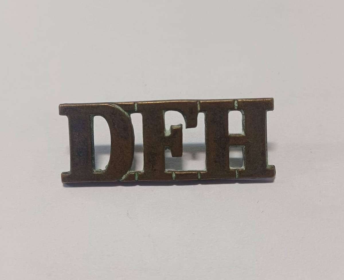 Diamond Fields Horse, brass shoulder title worn 1897-1906