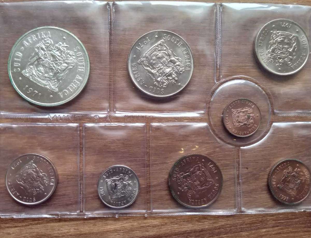 SOUTH AFRICAN  MINT PACK 1971 with silver R1