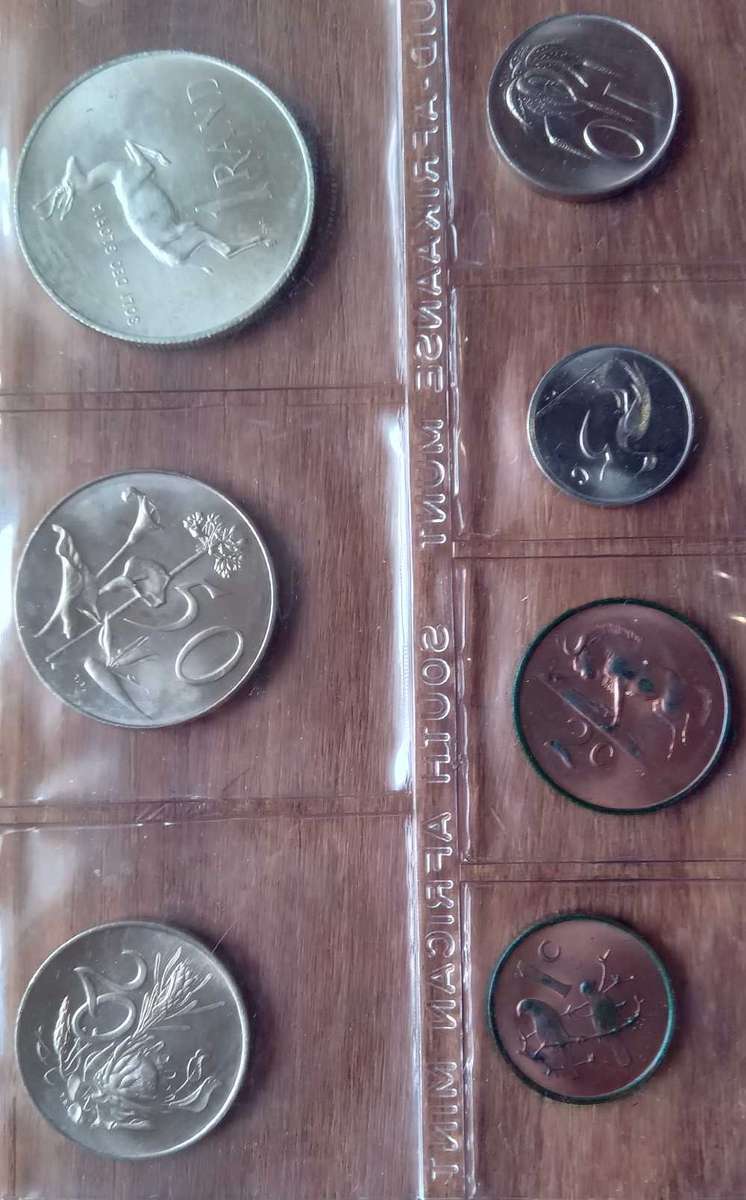 South african  mint pack 1968 English and silver R1