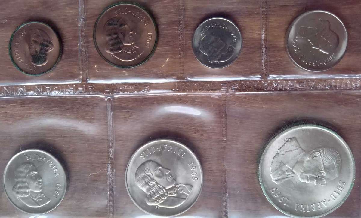 SOUTH AFRICAN  MINT PACK AFRIKAANS 1969 with silverR1