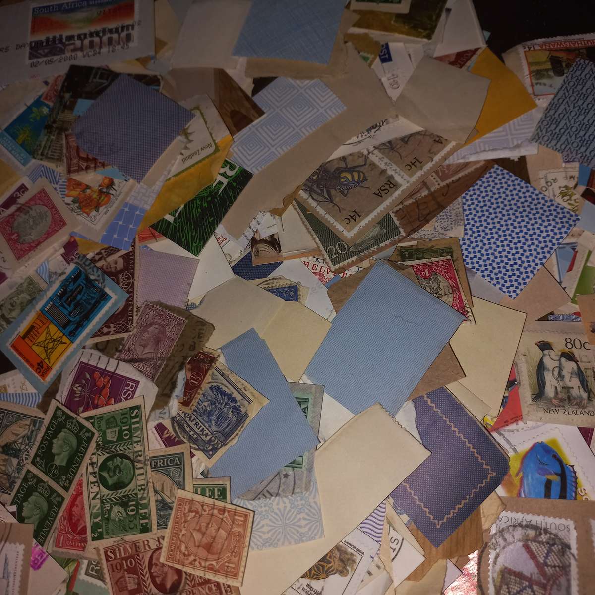 World Mix on Paper - Kiloware - R1 start