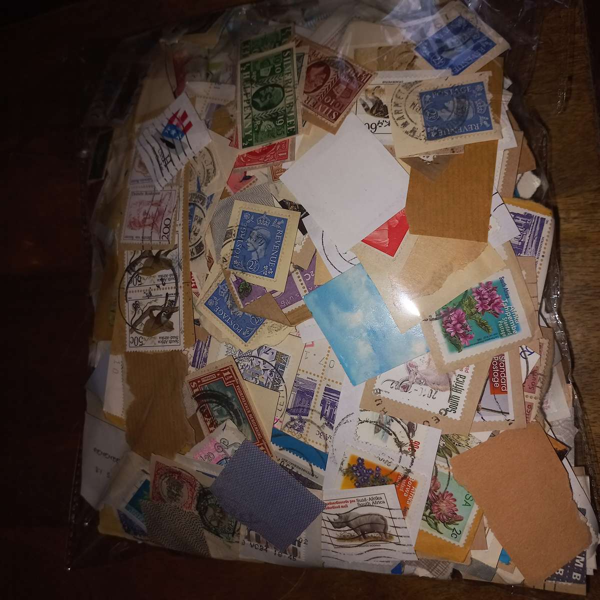 World Mix on Paper - Kiloware - R1 start