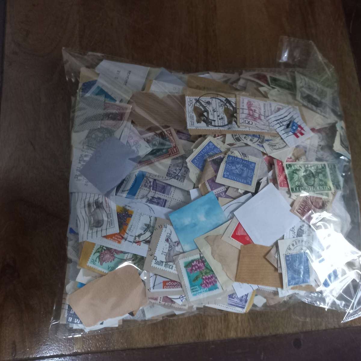 World Mix on Paper - Kiloware - R1 start