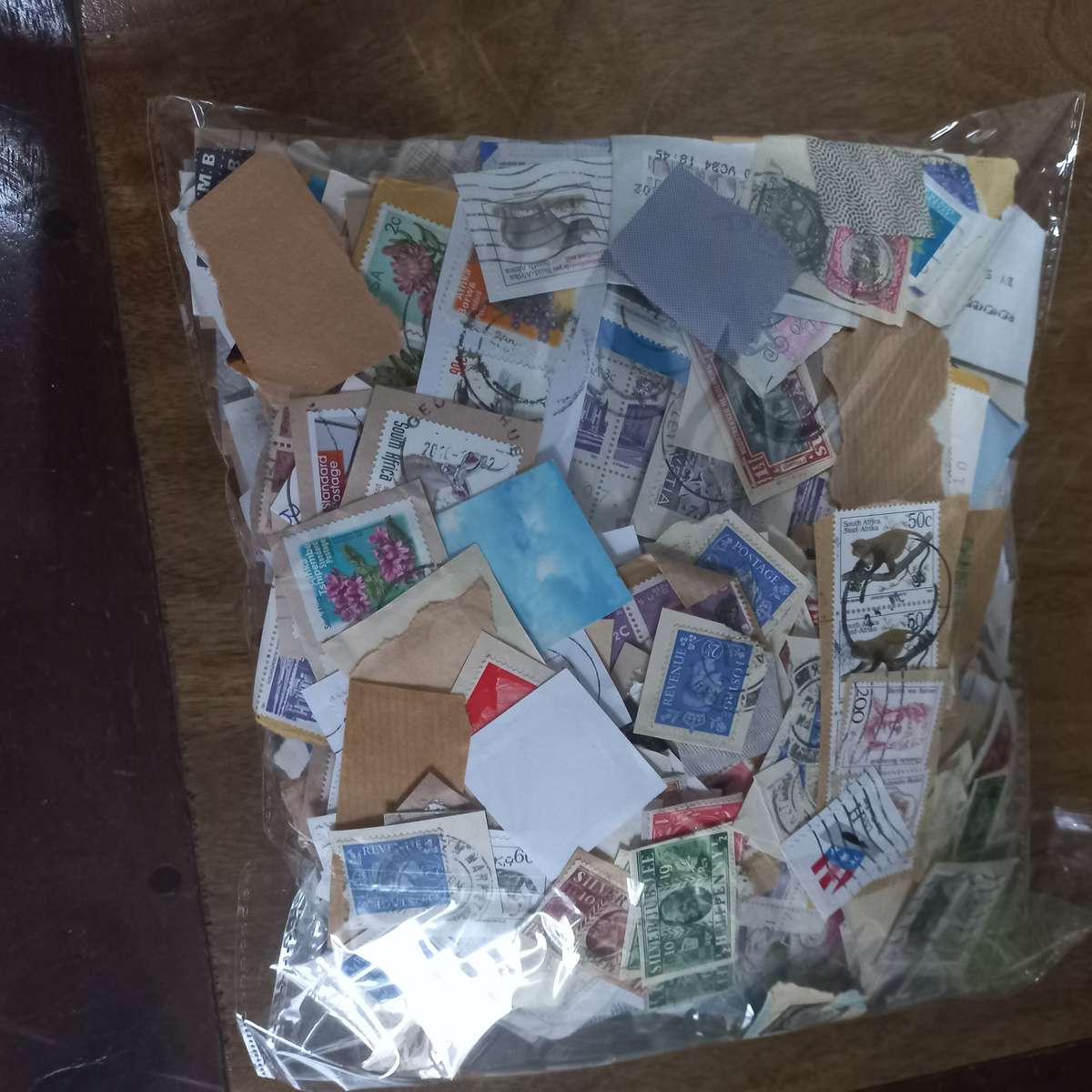 World Mix on Paper - Kiloware - R1 start