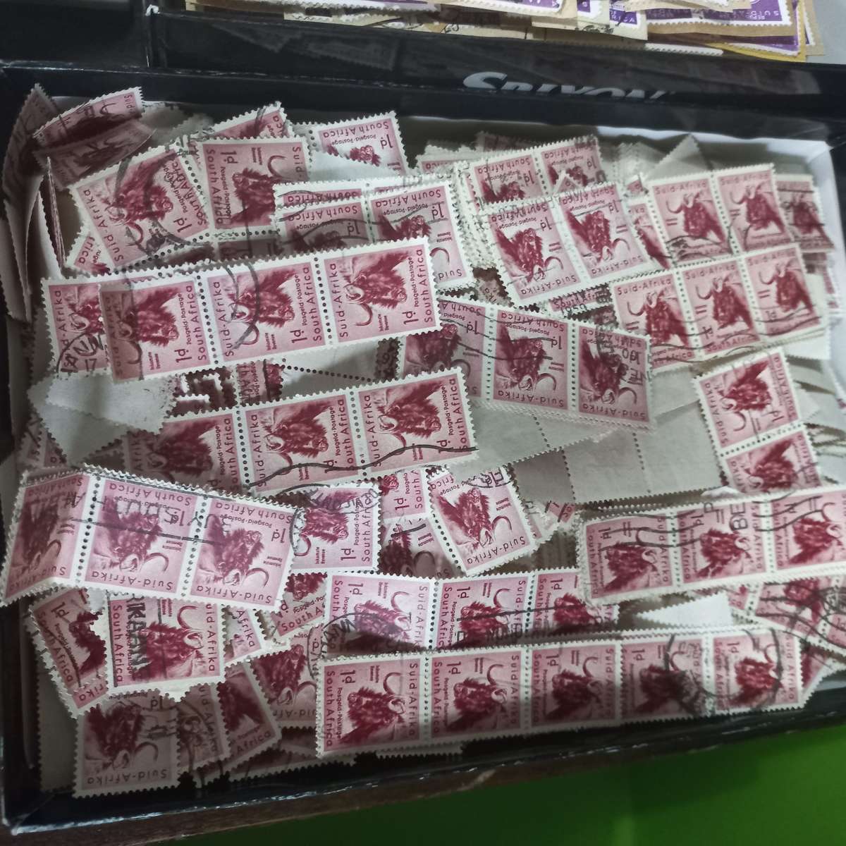 Union & Republic Stamps - Varieties noted - Kiloware on and off paper - R1 start