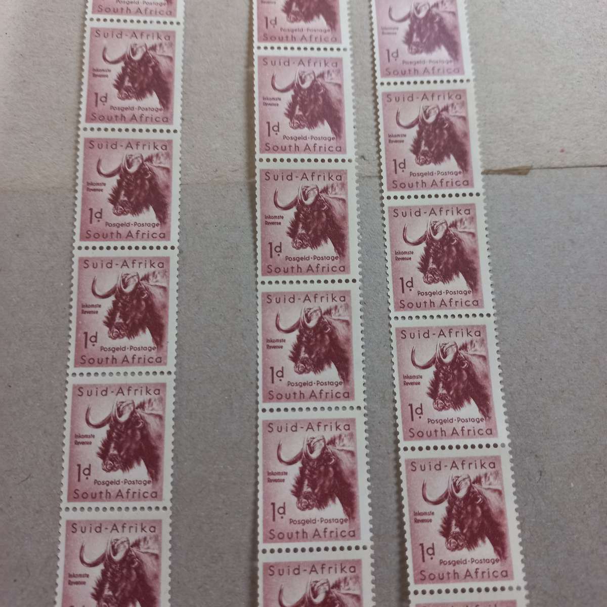 Union Coils - Black Wildebeest Gnu - 3 Strips of minimum 20 stamps - R1 start