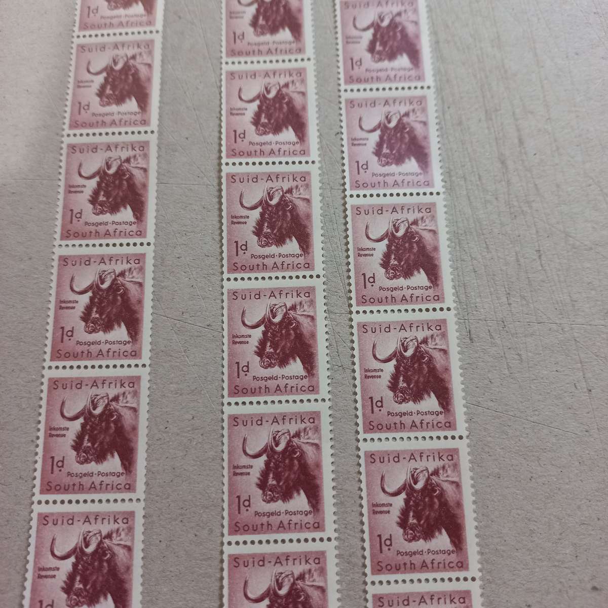 Union Coils - Black Wildebeest Gnu - 3 Strips of minimum 20 stamps - R1 start