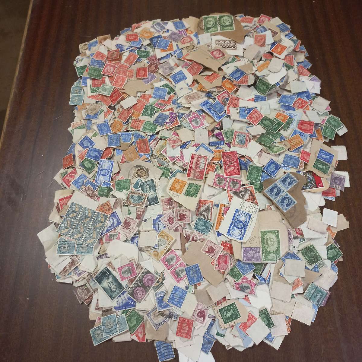 Great Britain on and off Paper - Mainly KGVI and early QEII - Kiloware - R1 start