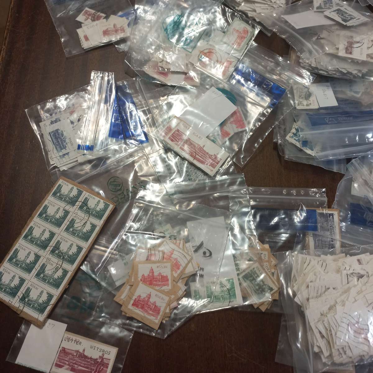 South Africa - 1982 Building Definitive in Bulk - Carefully sorted - R1 Start