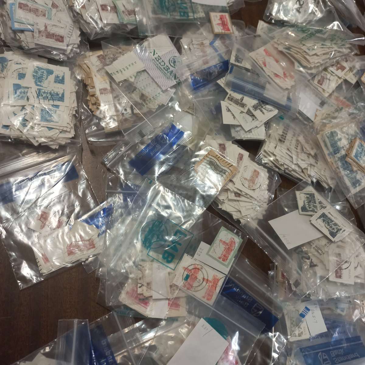 South Africa - 1982 Building Definitive in Bulk - Carefully sorted - R1 Start