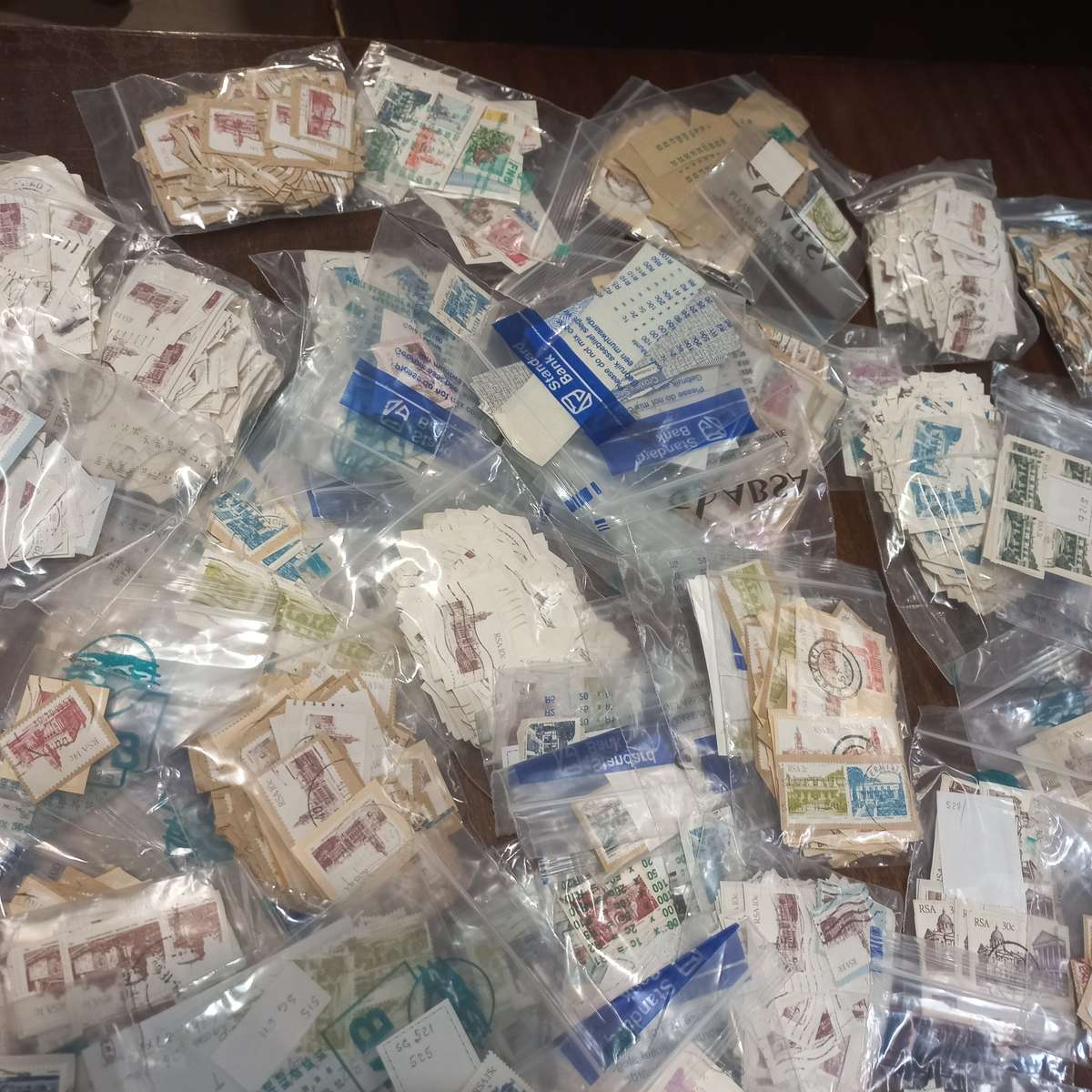 South Africa - 1982 Building Definitive in Bulk - Carefully sorted - R1 Start