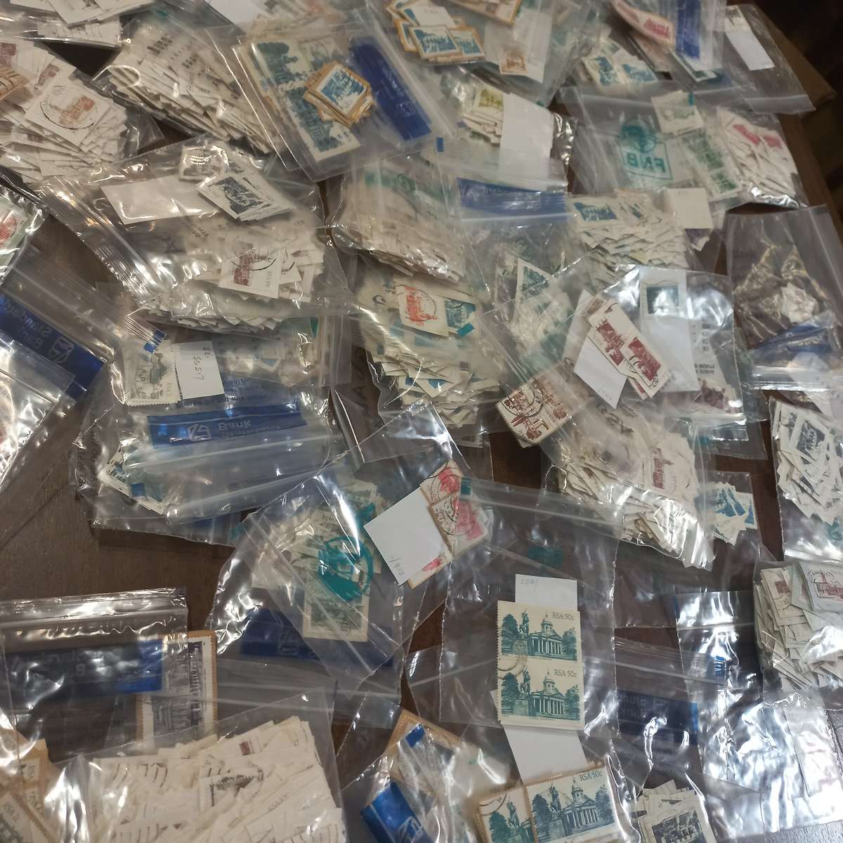 South Africa - 1982 Building Definitive in Bulk - Carefully sorted - R1 Start