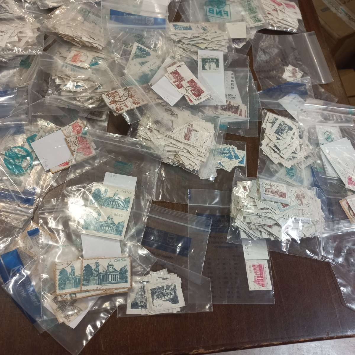 South Africa - 1982 Building Definitive in Bulk - Carefully sorted - R1 Start