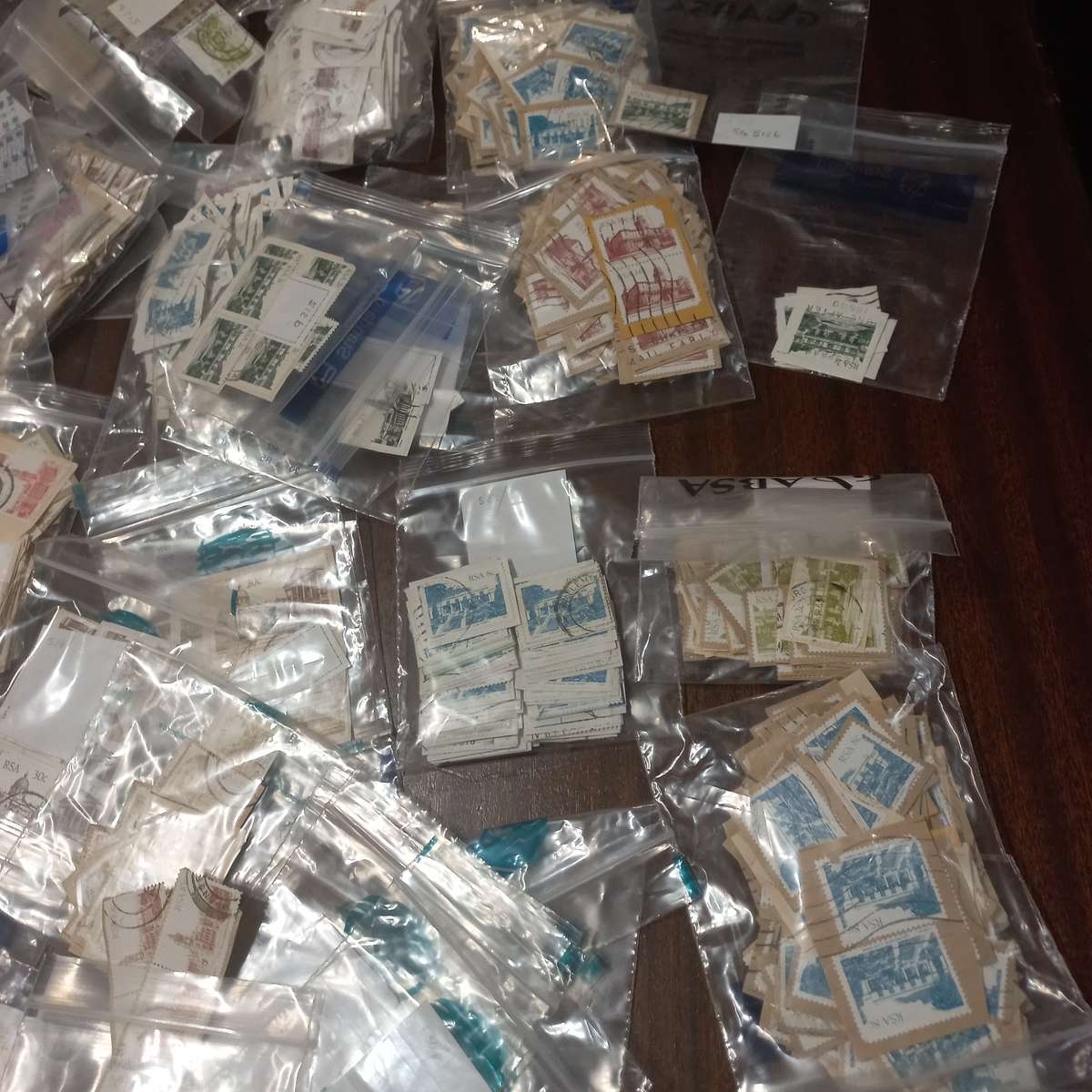 South Africa - 1982 Building Definitive in Bulk - Carefully sorted - R1 Start