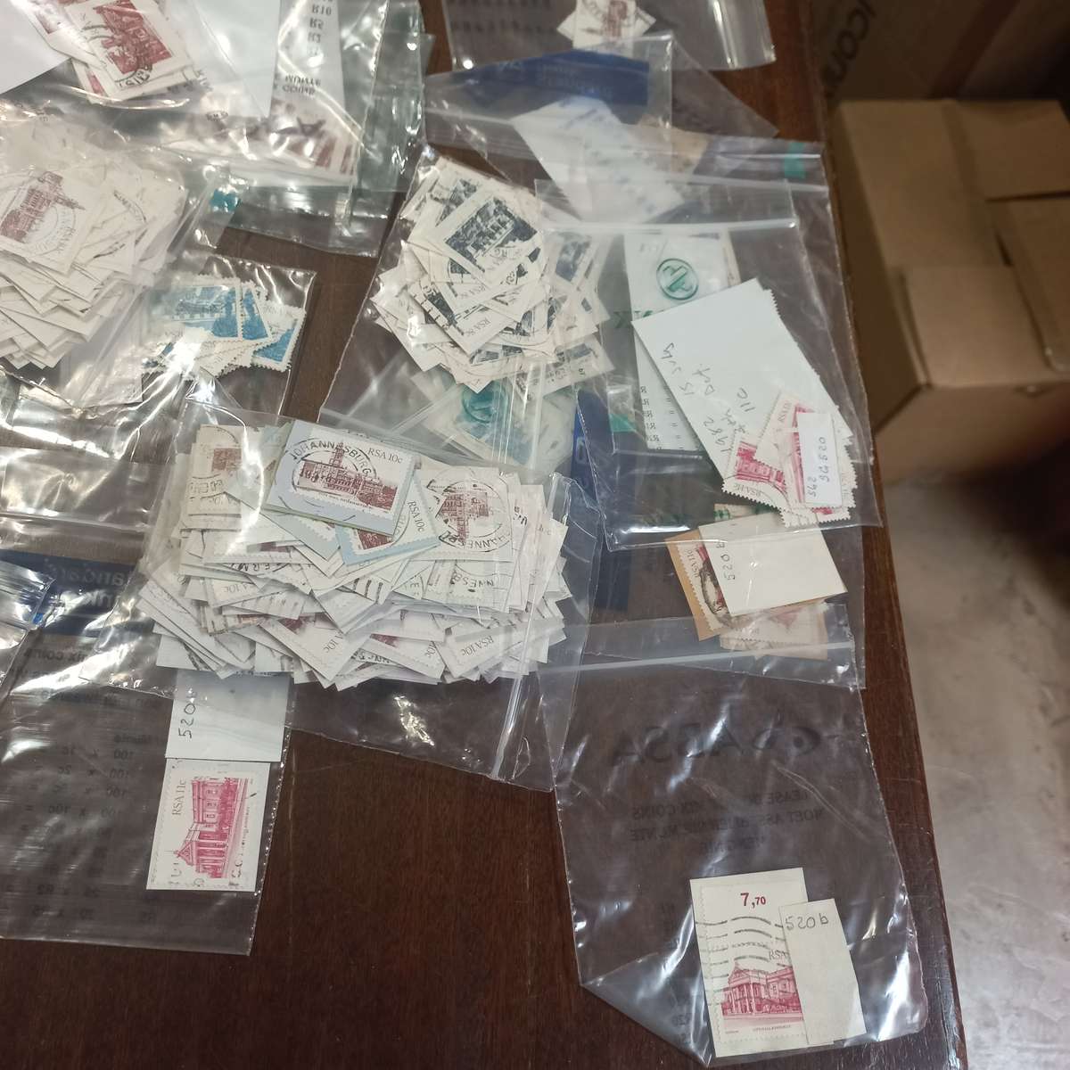 South Africa - 1982 Building Definitive in Bulk - Carefully sorted - R1 Start