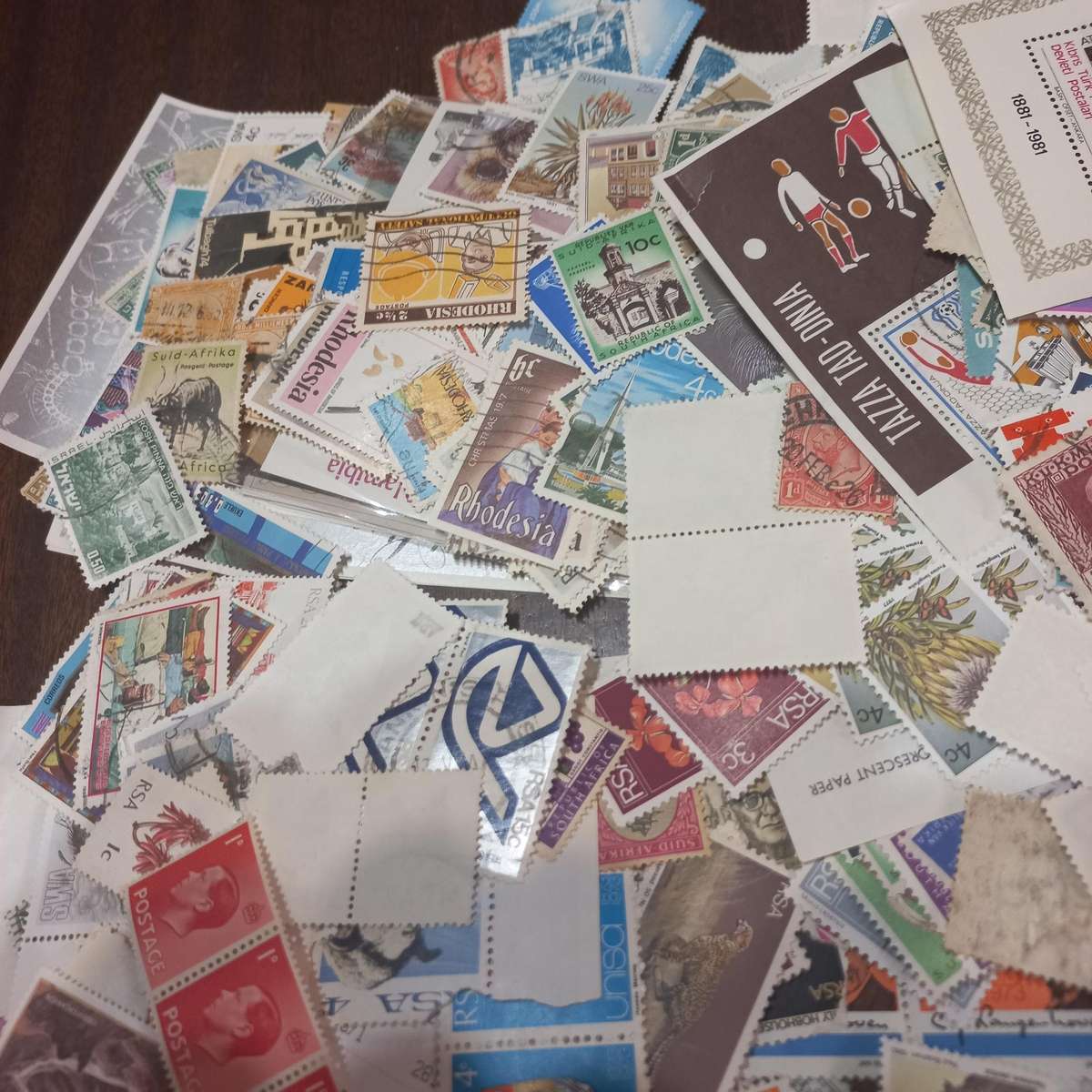 Huge lot of world stamps from various periods - Starting at R1