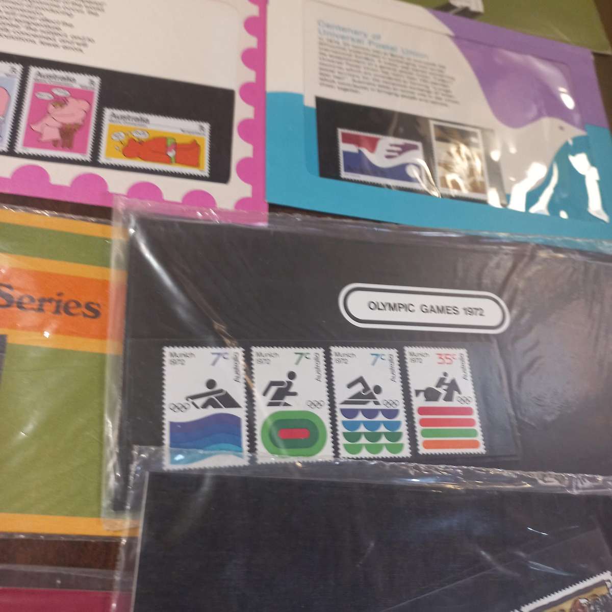 Australia - 30 Mint sets from the 1970's in First Day Folders - Starting at R1