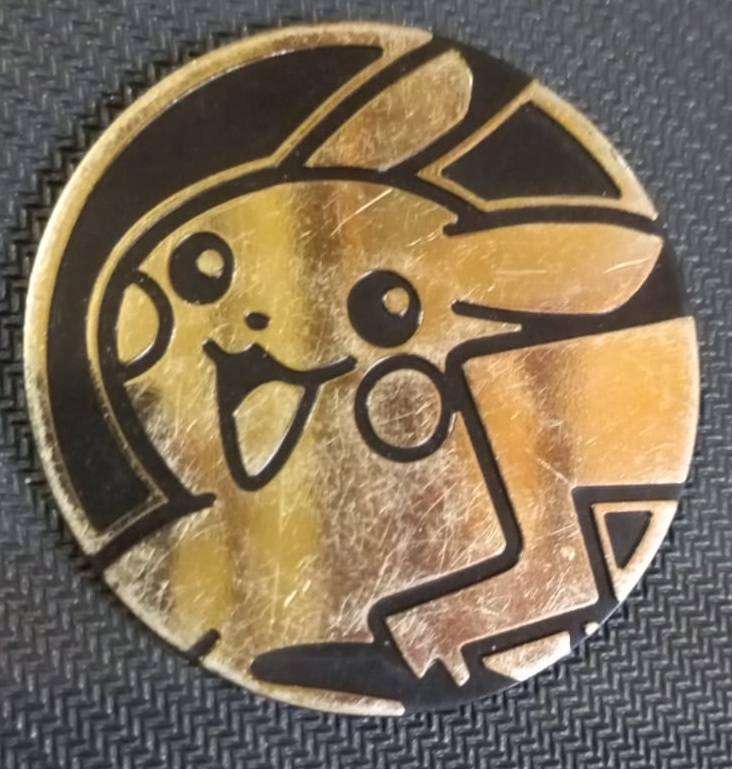Official Pokemon TCG Coin - Oversized PLASTIC - Gold Metallic - PIKACHU - Collect or Gameplay