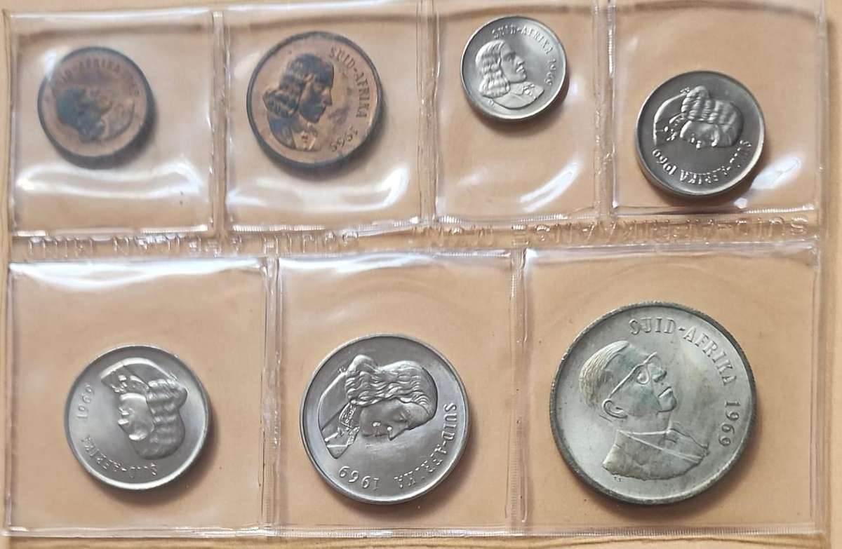 1969 Afrikaans Mint Set ~ with silver R1