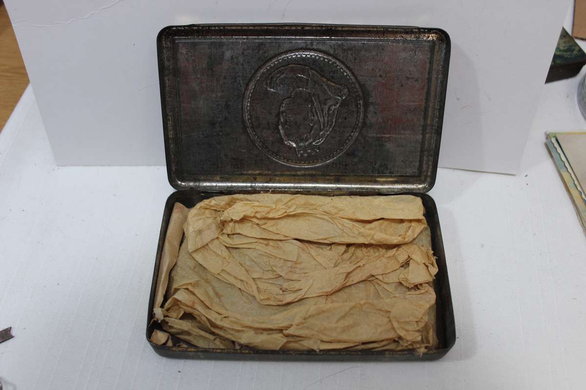 Boer War Xmas tin - the Rowntree one.....WITH CHOCOLATE!!!!