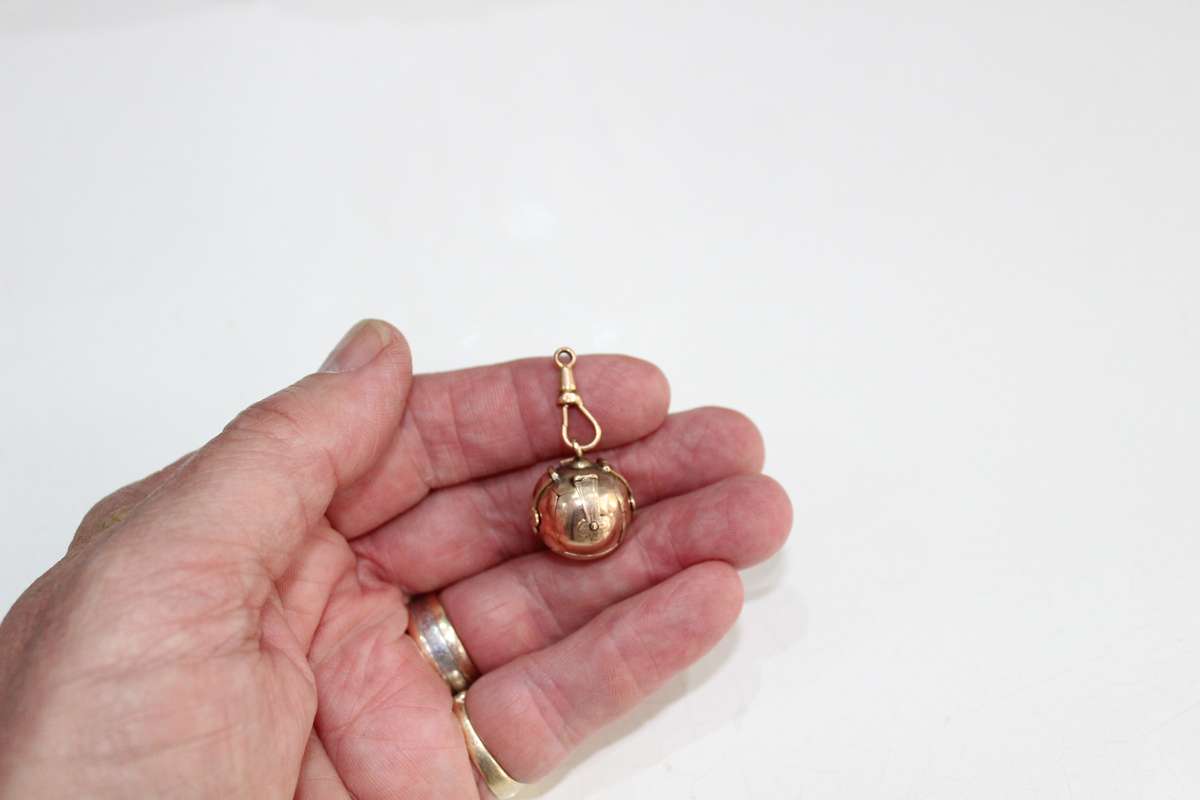 for ritchie001 ONLY......Masonic fob - gold!