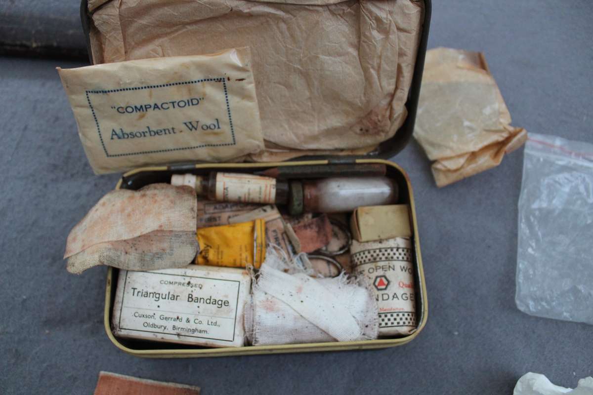 Medical collectors.....First Aid kit - vintage - 'Compactoid' made by Cuxon, Gerrard & Co