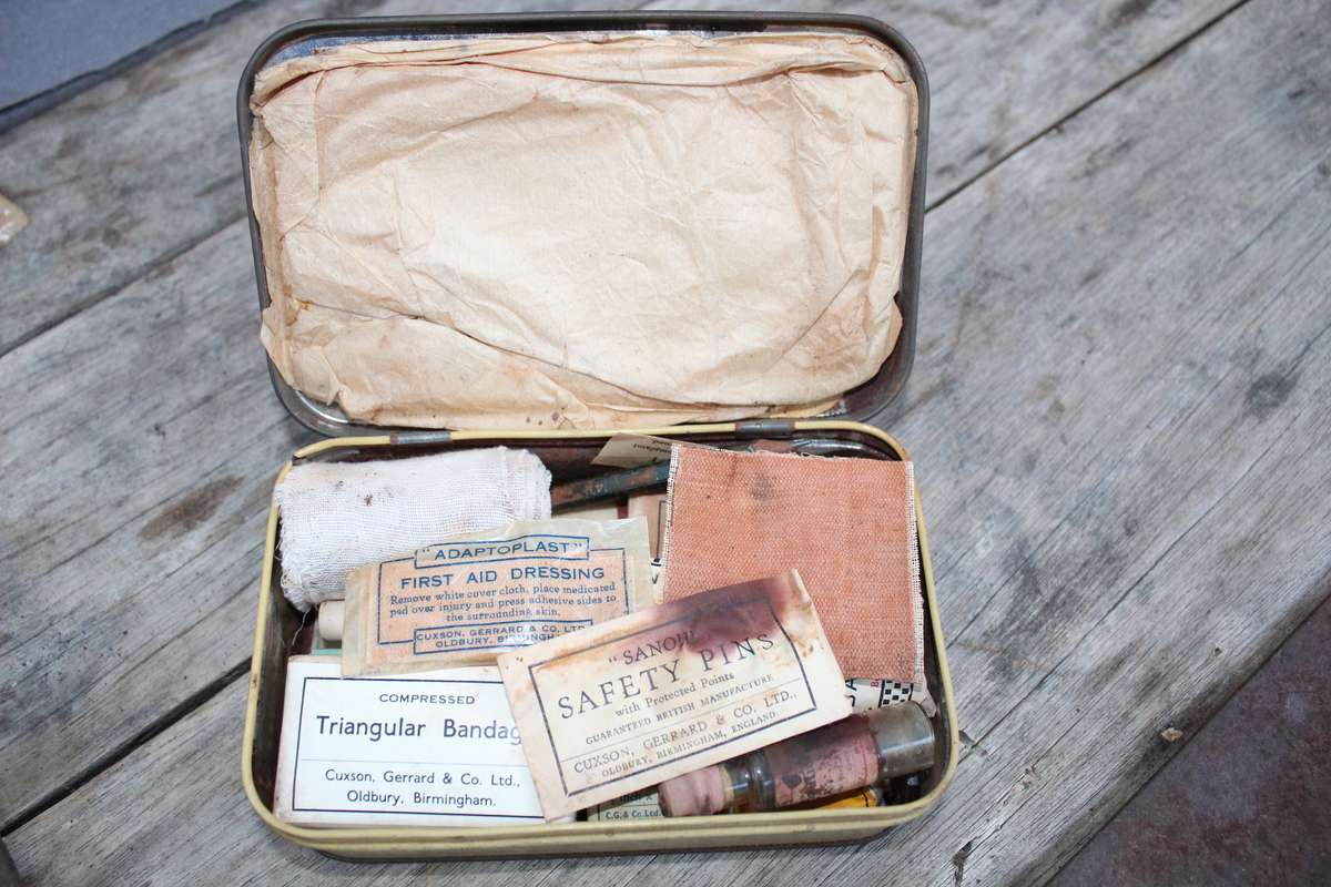 Medical collectors.....First Aid kit - vintage - 'Compactoid' made by Cuxon, Gerrard & Co