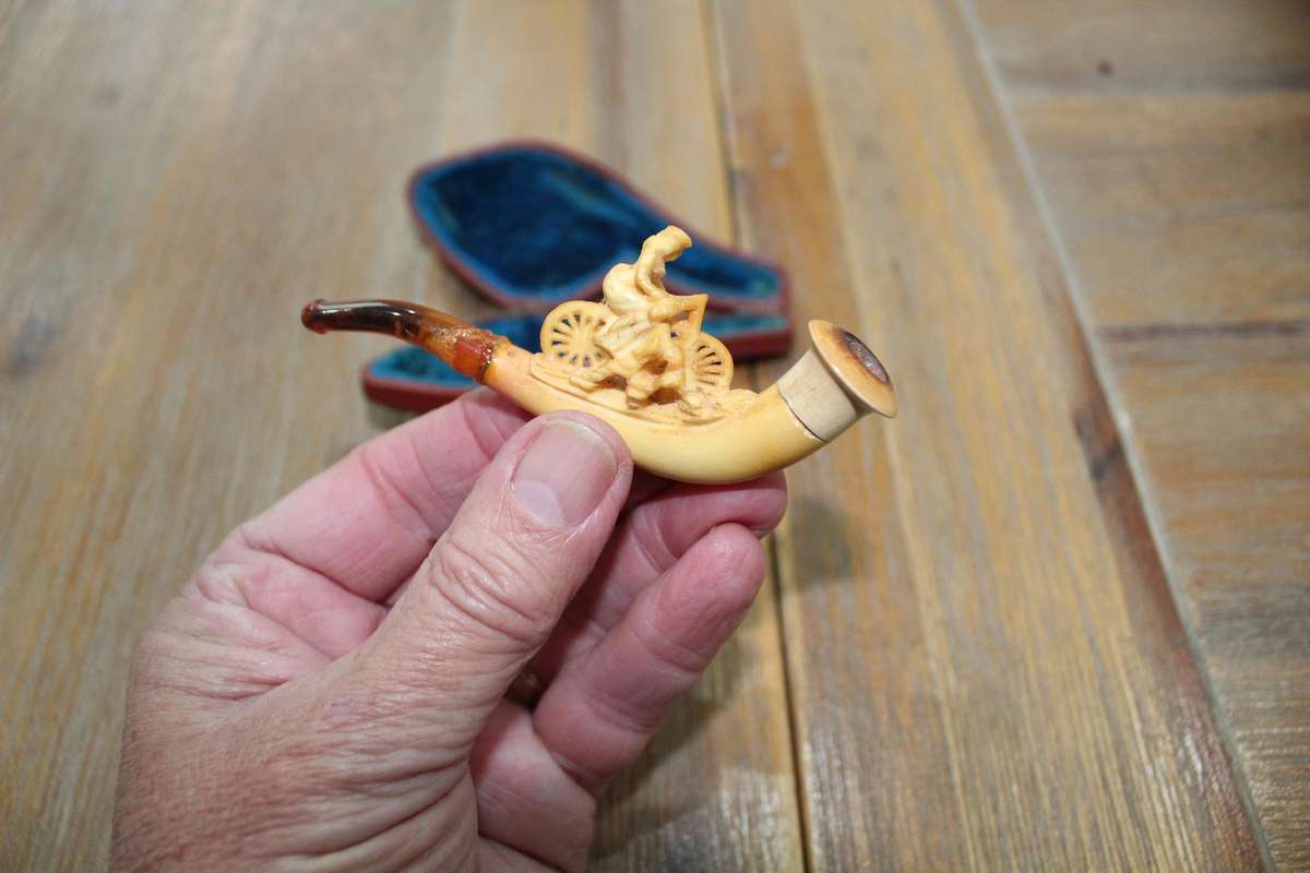 Meerschaum pipe - small - boxed - stunning!