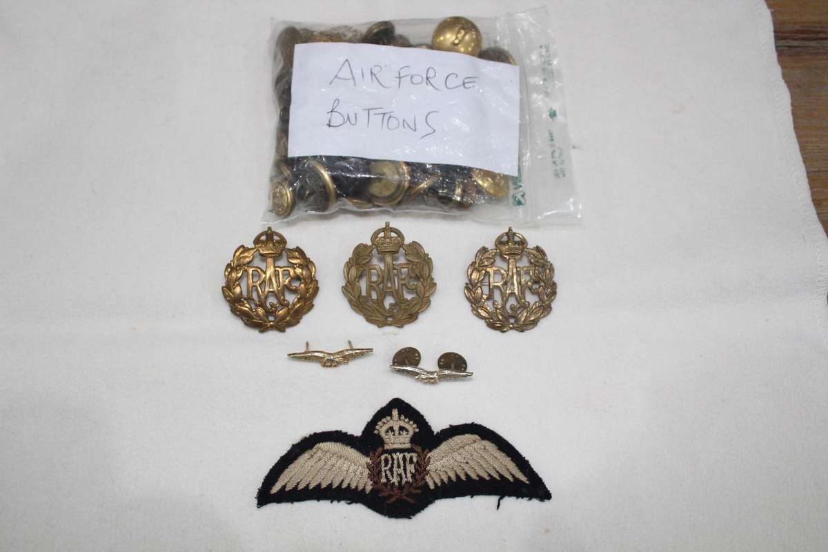 Royal Airforce badges - bonus - bag of Airforce buttons!