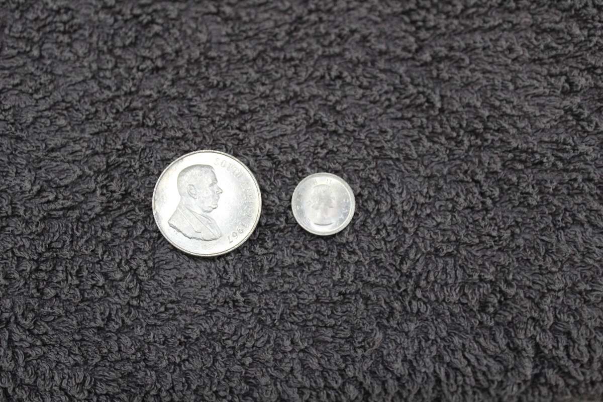 Spotless silver coins - R1 and 6d......see below.....