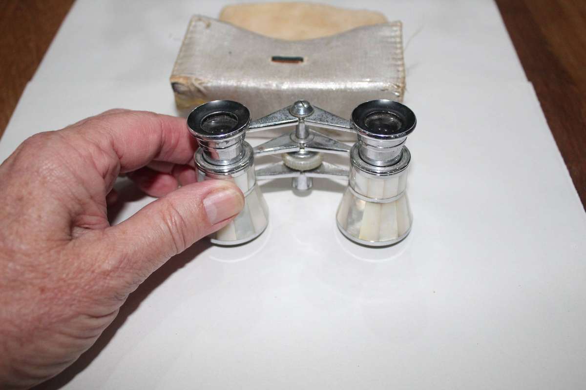Opera glasses - stunning mother of pearl!