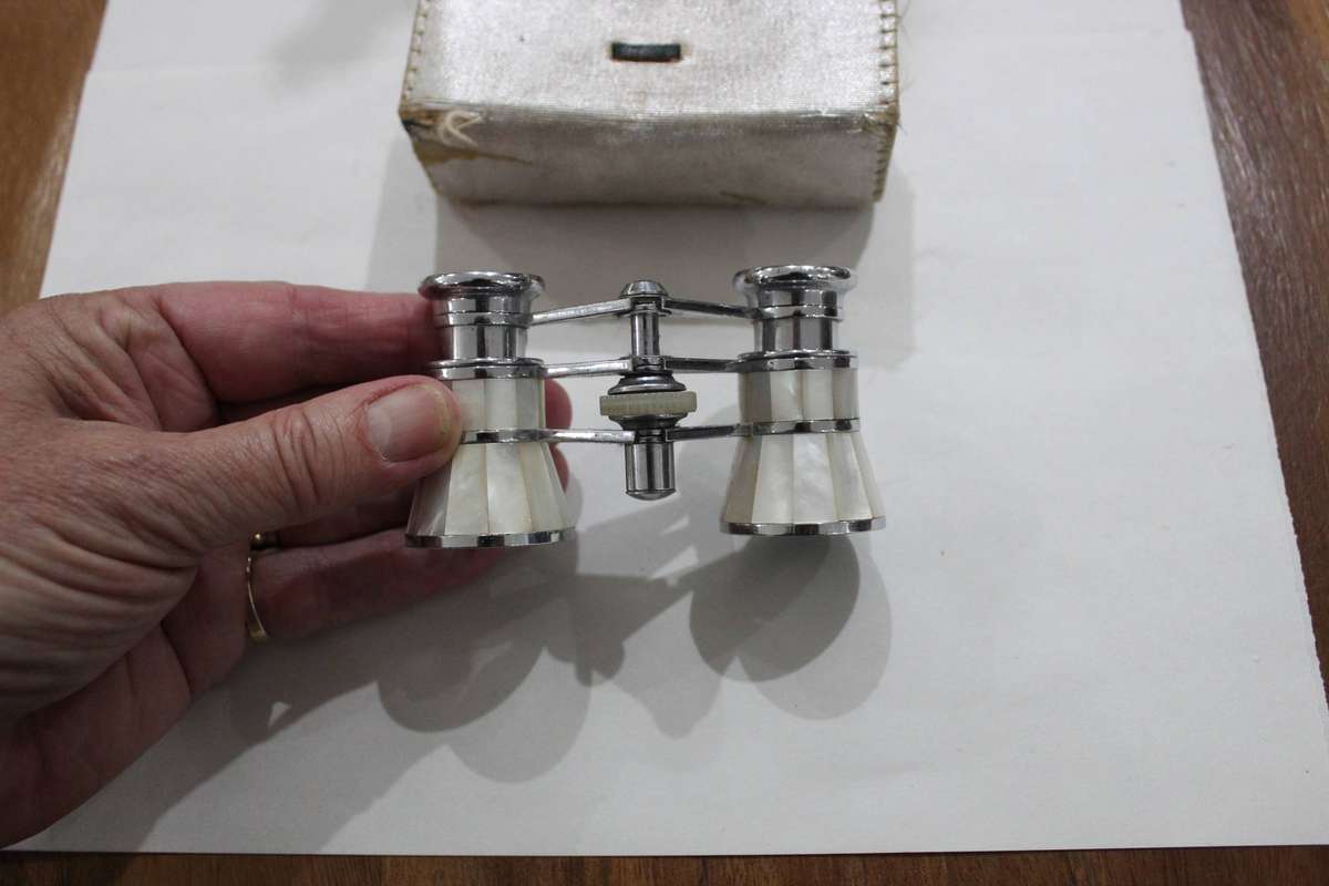 Opera glasses - stunning mother of pearl!