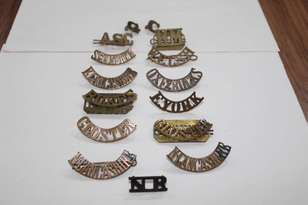 British Unit badges - take the whole bag for R 200!!