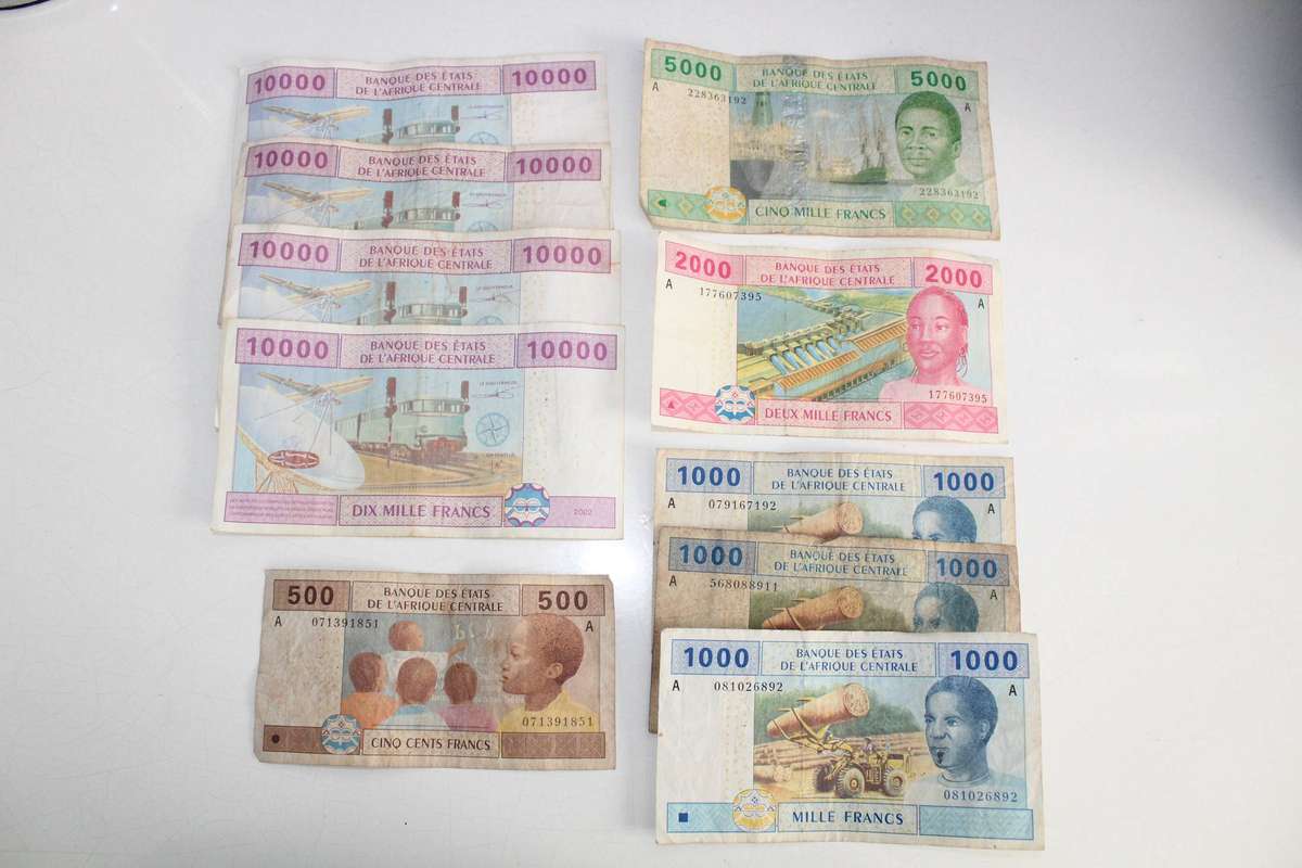 Central Africa banknotes x 10 - all for R 200!
