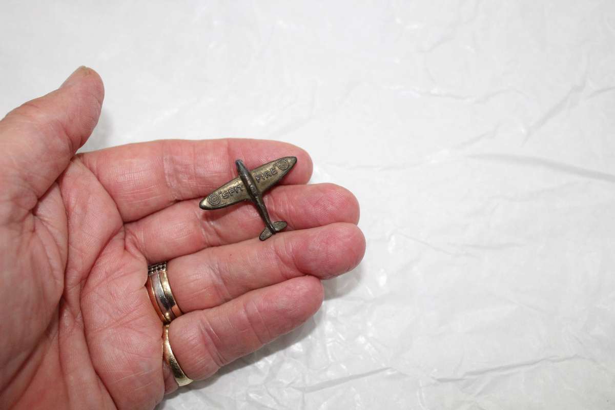 WW2 Spitfire fund raising badge - the rare one!