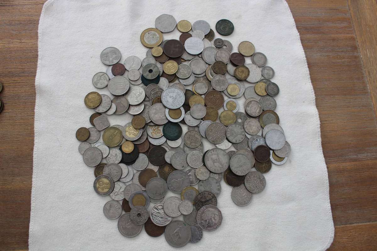 Mixed world coins x 200 - guaranteed no SA!