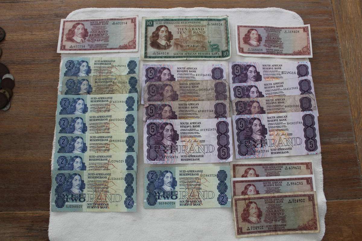 GPC de Kock - SA bank notes x 22 - take all for R 220! was listed for 0 ...
