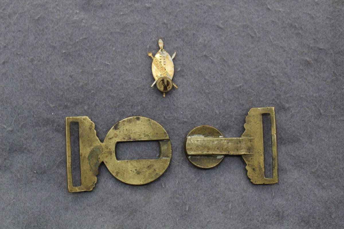 Prince Alfred's Guard belt buckle! (and free badge)