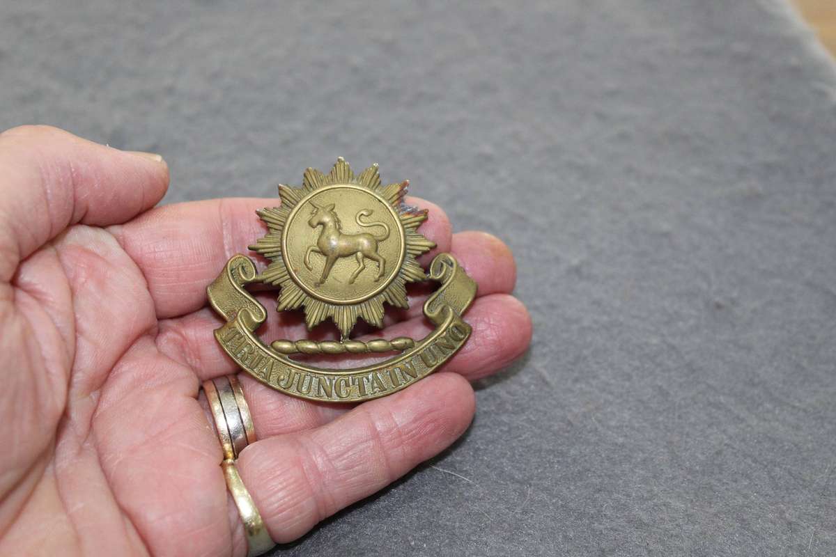 Grey High School Cadet - the rare cap badge!
