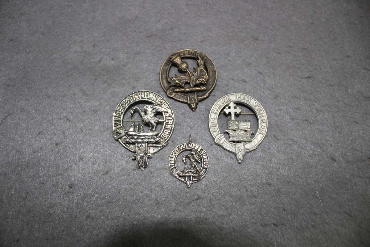 Scottish clan badges x 4 - take all for R 200!!