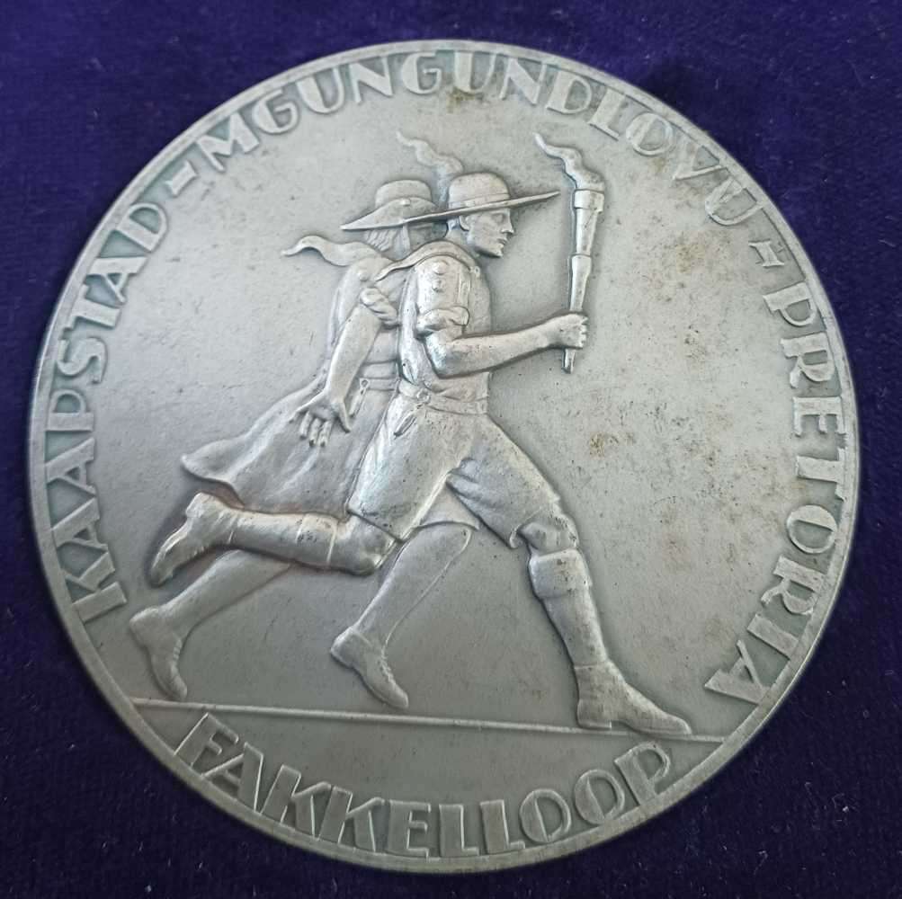 1838 To 1938 Voortrekker Eeufees medal Kaapstad-Mgundlovu-Pretoria Medal