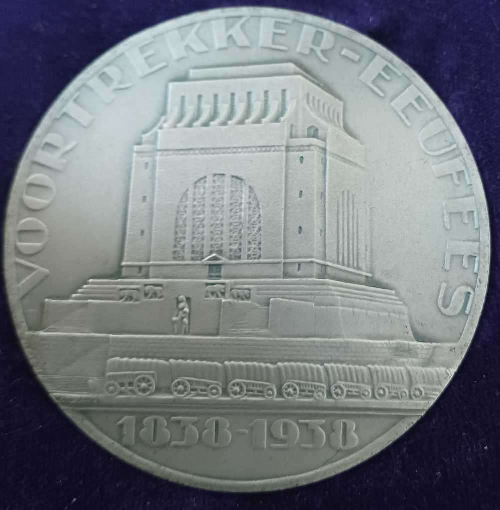 1838 To 1938 Voortrekker Eeufees medal Kaapstad-Mgundlovu-Pretoria Medal
