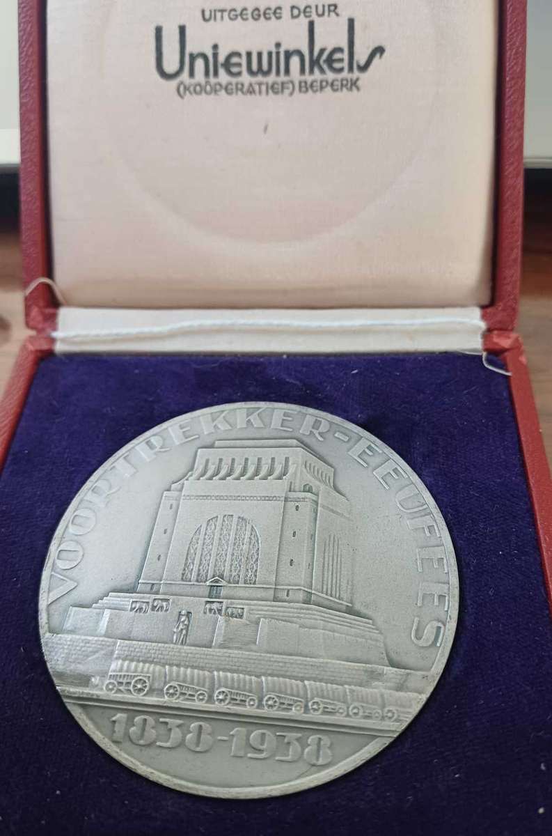 1838 To 1938 Voortrekker Eeufees medal Kaapstad-Mgundlovu-Pretoria Medal