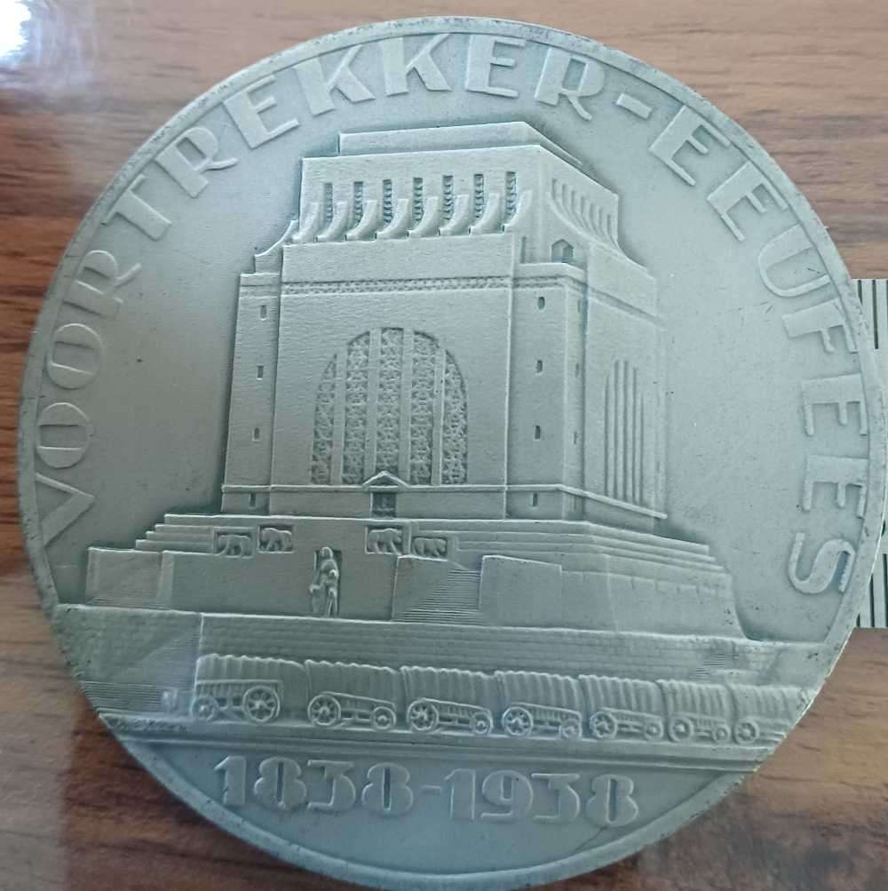 1838 To 1938 Voortrekker Eeufees medal Kaapstad-Mgundlovu-Pretoria Medal