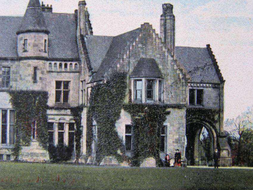 Zegleman & Co. Scottish POSTCARD - The House, Rouken Glen 1908