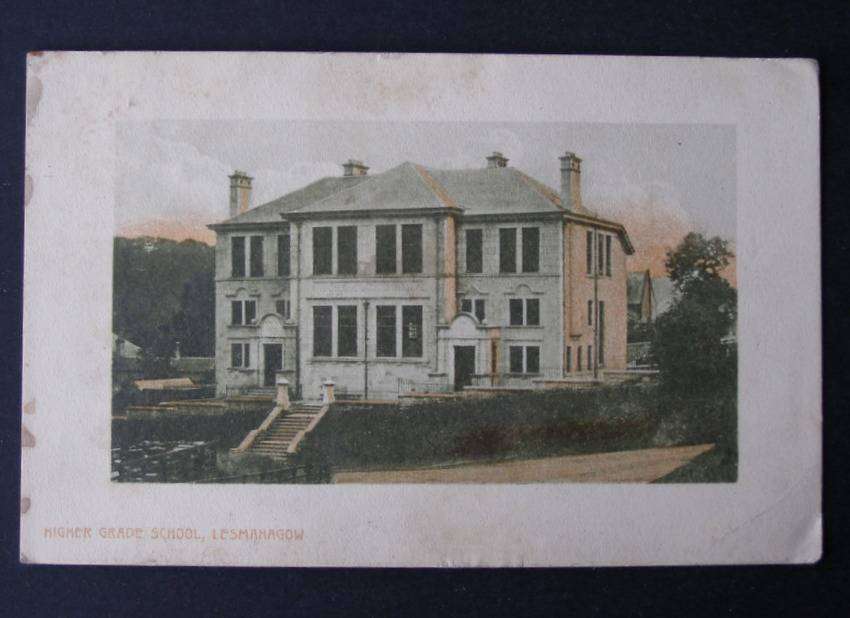 Vintage Scottish POSTCARD - Higher Grade School, Lesmahagow 1913