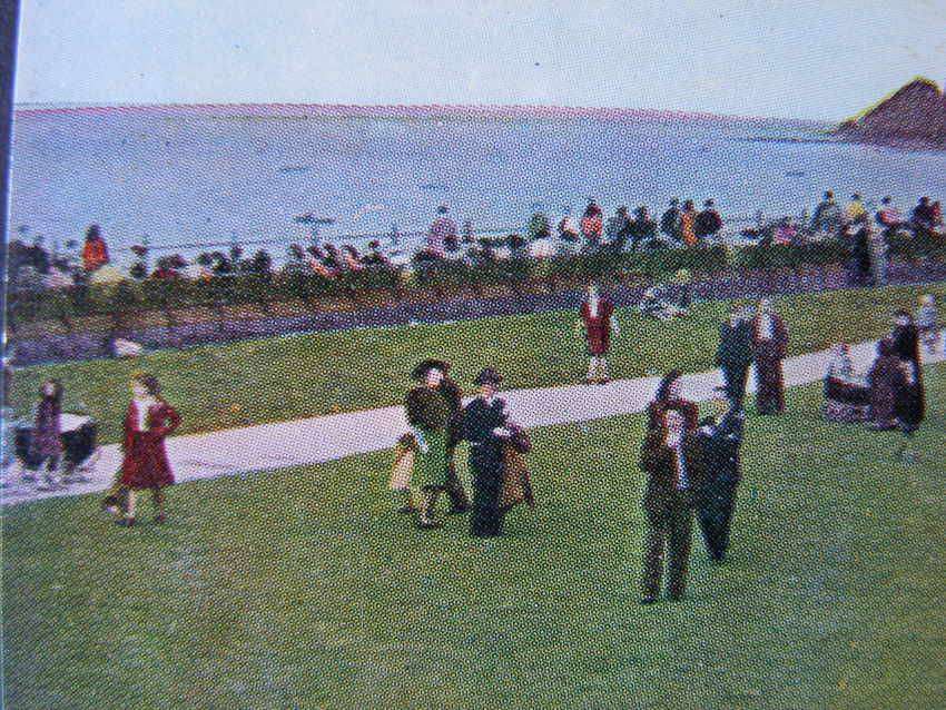 Valentine's POSTCARD - The Promenade, Bray